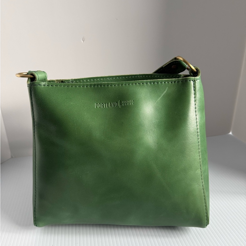 Portland Leather Green Shoulder Bag